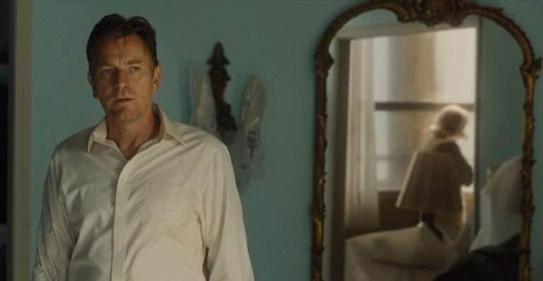 Mother, Couch (2024) Movie Review: Half-Realized Surreal Drama is Too Indulgent to Truly Confound