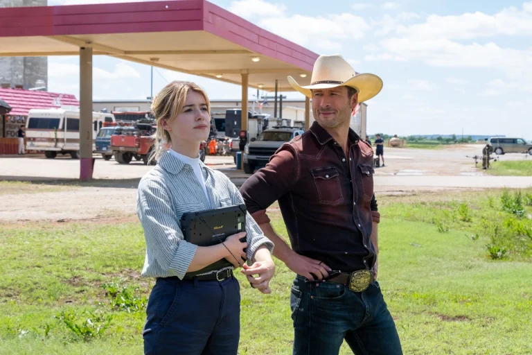 Twisters (2024) Movie Review: Glen Powell and Daisy Edgar-Jones Charm and Thrill in a Rollercoaster Ride of a Summer Blockbuster