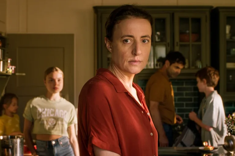 The Sparrow in the Chimney (Der Spatz im Kamin, 2024) ‘Locarno’ Movie Review: The Zürcher Brothers Bring Their Trilogy to an Enigmatic, Exhilarating Close in Frosty Family Drama