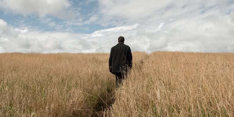 Horizonte (2024) ‘TIFF’ Movie Review: Exploration of a Country Haunted by War Through Its Ghosts