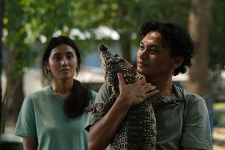Crocodile Tears (2024) “TIFF” Movie Review: Tumpal Tampubolon’s Hitchcockian Thriller Delves into Possessiveness and Solitude