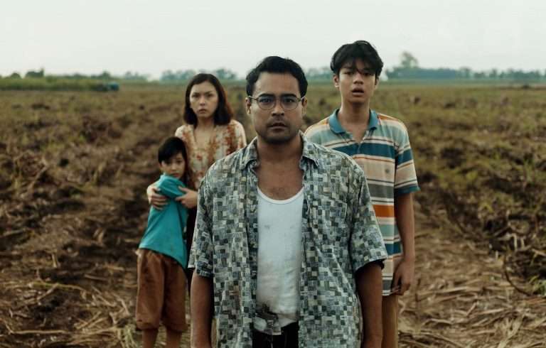 Outside (2024) ‘Netflix’ Movie Ending, Explained – What does Francis do to his family?