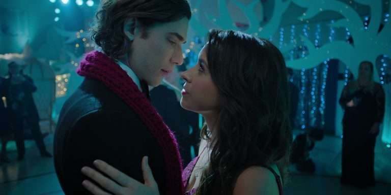 Hot Frosty (2024) Movie Review & Ending Explained:  Can Jack the Snowman Defy the Odds and Find True Love?
