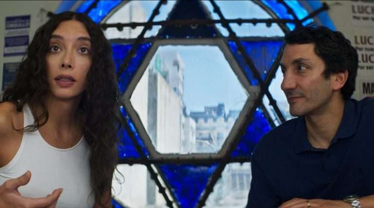 Transmitzvah (2024) Movie Review & Ending Explained: Does Mumy Find Her Voice Again?