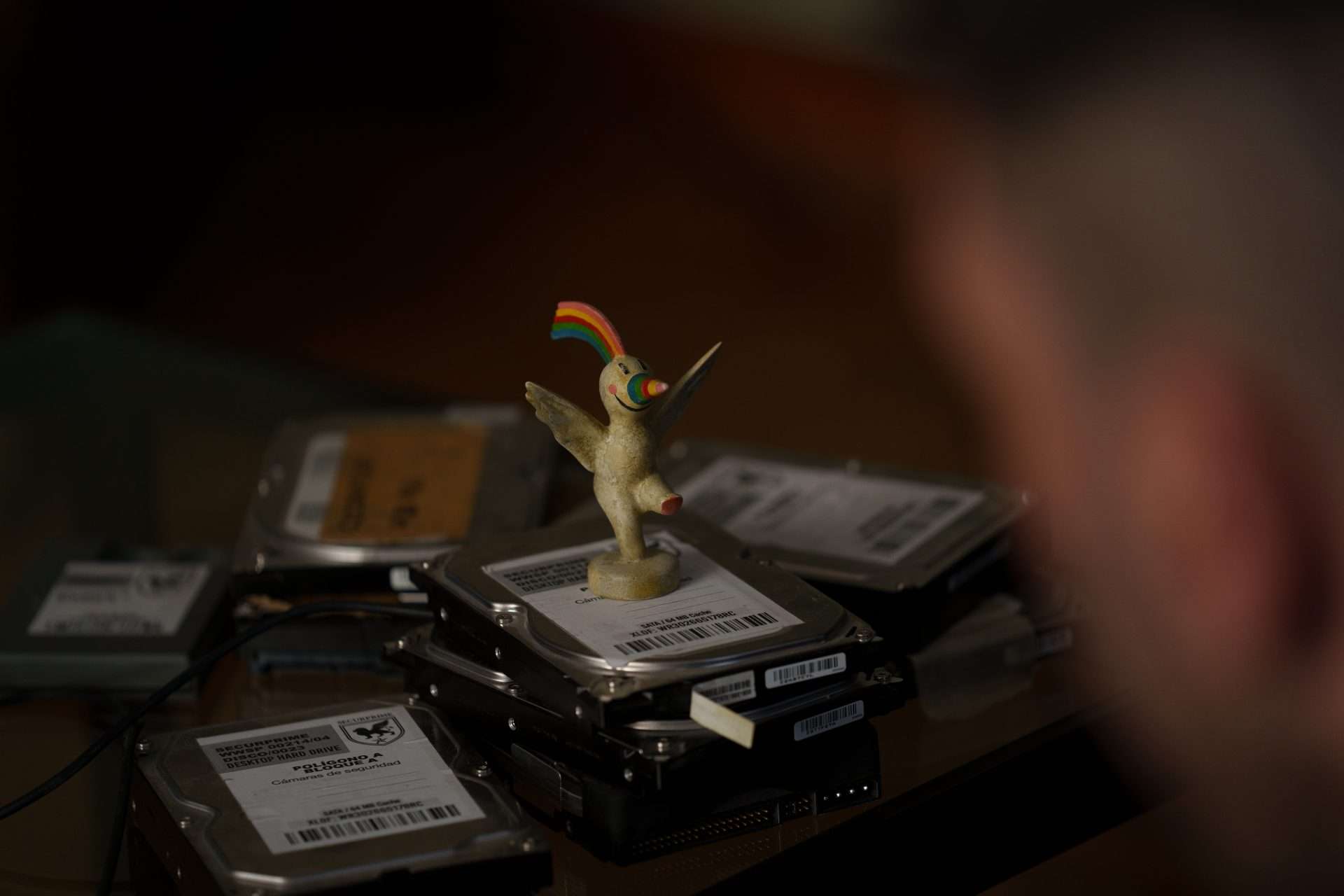 A still from 1992 (Netflix Miniseries). 