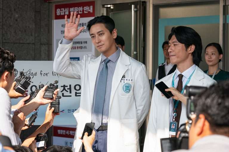 The Trauma Code: Heroes on Call (Jung-jeung-eui-sang-sen-teo, Season 1) Recap & Ending Explained – Who Operates on Dr. Baek Kang-Hyuk?
