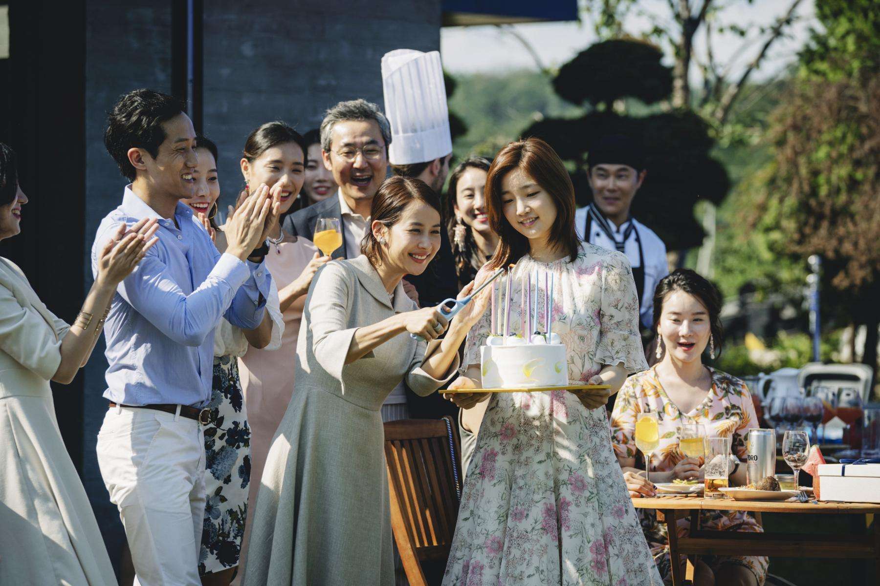 Parasite 2019 Birthday Scene Climax