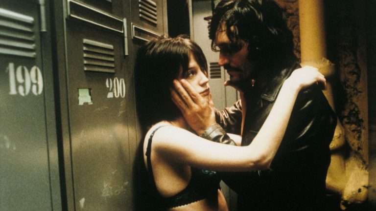 Trouble Every Day (2001) Movie Review: A Vampire Tale through a Woman’s Perspective 