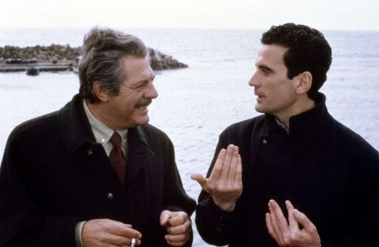 What Time Is It? (Che ora è, 1989) Movie Review: A Masterpiece of Emotional Nuance 