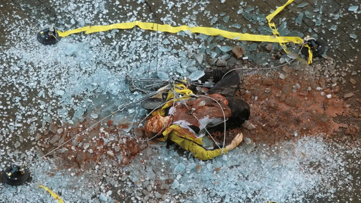 Smashing crystal - Final Destination 2