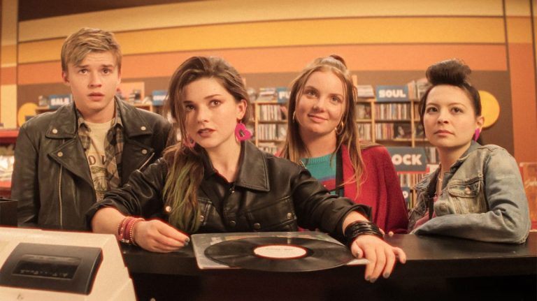 This Too Shall Pass (2025) Movie Review: Cute 80s throwback is a nice little update on the John Hughes phenomenon