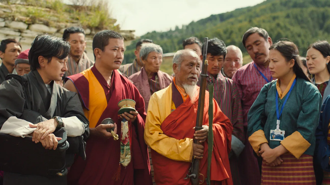 The Monk and the Gun (2023)