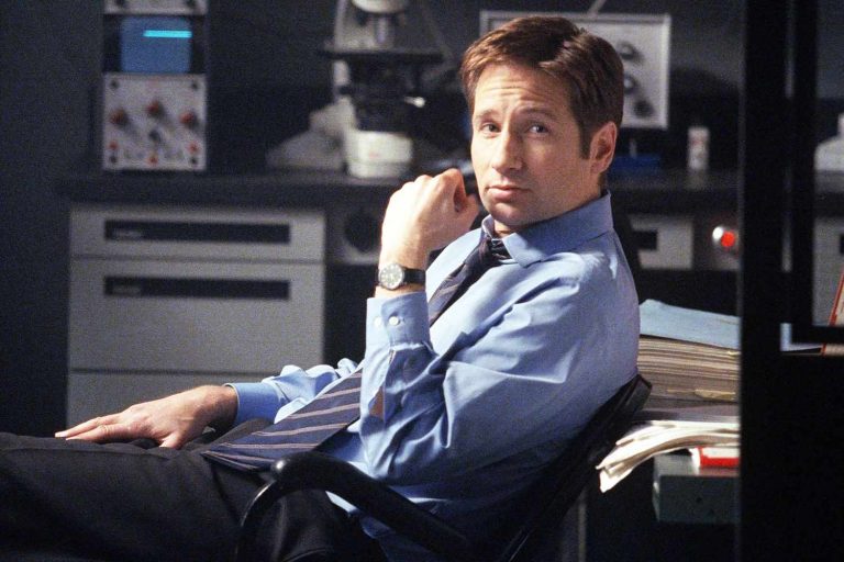 David Duchovny’s X-Files Epic Just Got Free—Binge All 218 Episodes Without Paying a Dime!