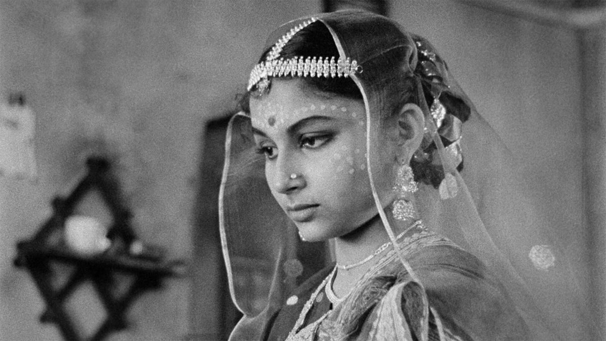 Apu's Women: Reading the Novels and the Film Trilogy Against their Historical Canvas 