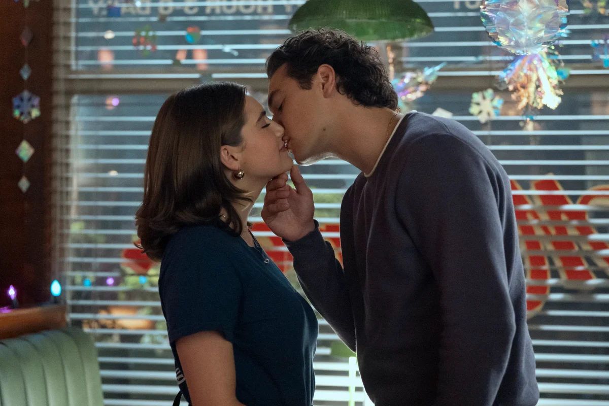 Ella Bright and Belmont Cameli kissing in the Off Campus Prime Video series.