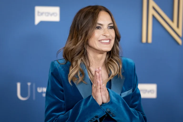 Mariska Hargitay Debuts New Bob Haircut for Broadway Role — And Fans Can’t Stop Talking About This Bold Transformation